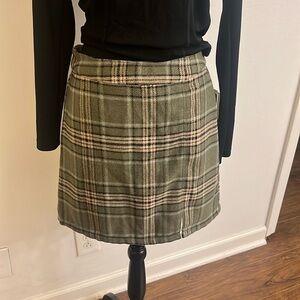 NWT Tinseltown Plaid Skirt, Sz. M.